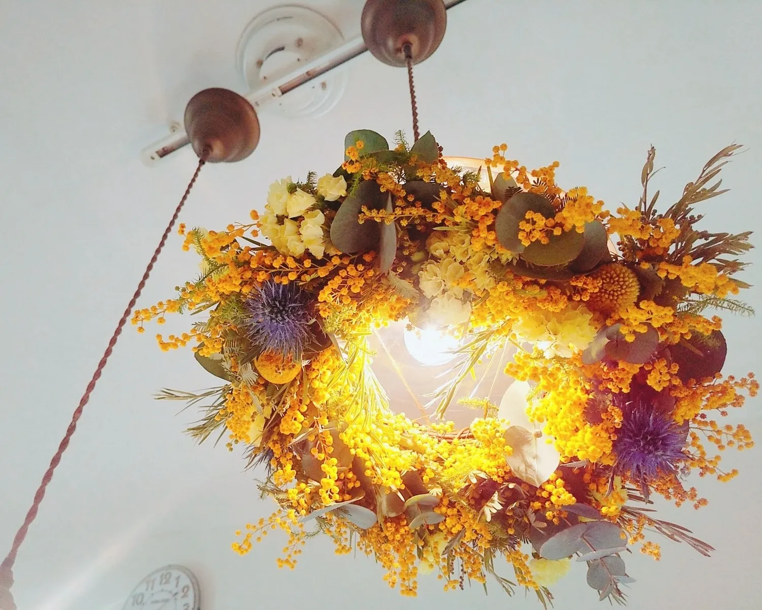 ドライフラワー×照明の組み合わせでおしゃれ空間を演出する方法