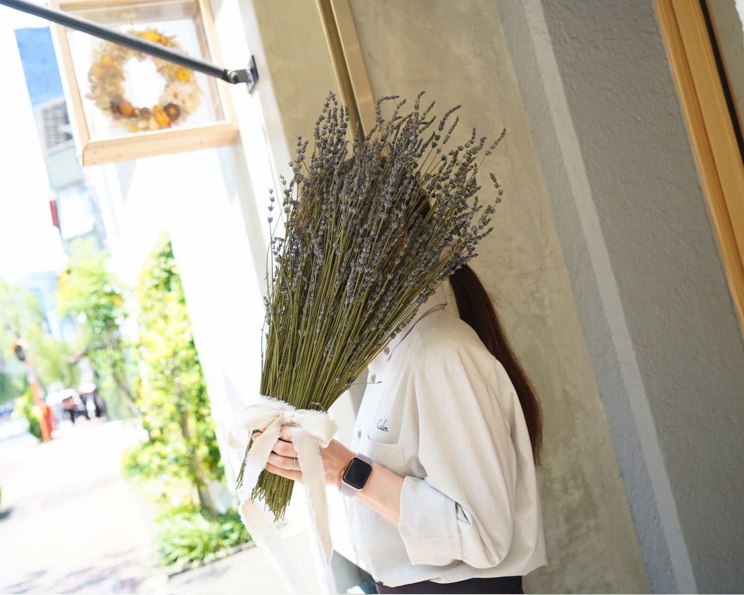 「ラベンダー」の花材も、季節によってお店に並びます