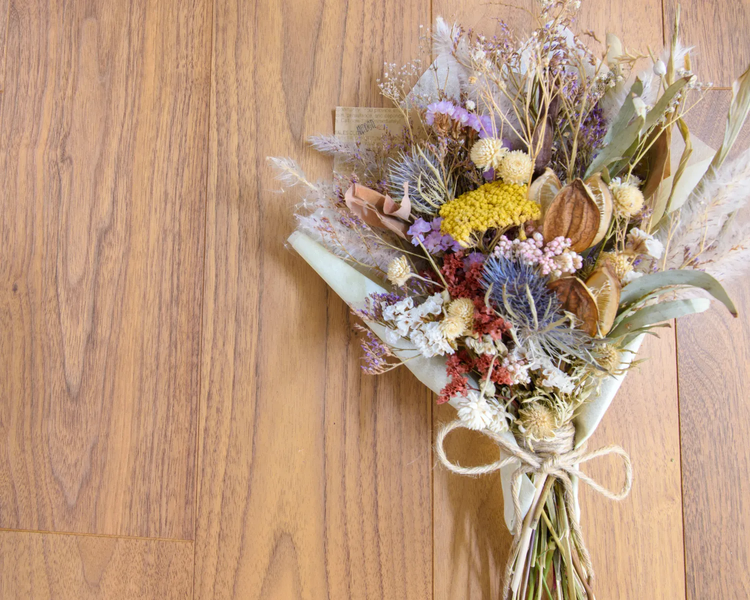 ドライフラワーが人気の理由｜流行の背景と最新トレンド | ドライ